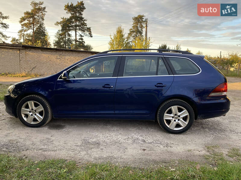 Универсал Volkswagen Golf 2009 в Ровно