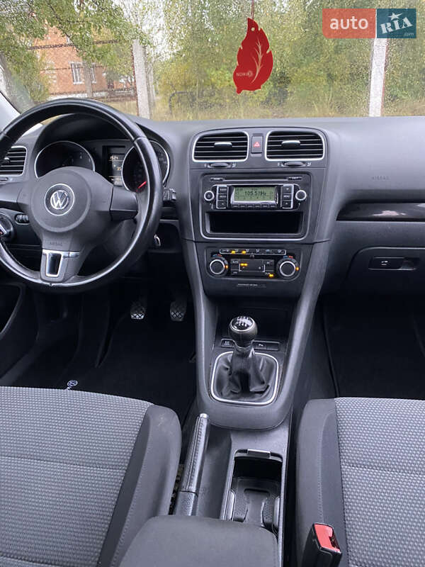 Универсал Volkswagen Golf 2009 в Ровно