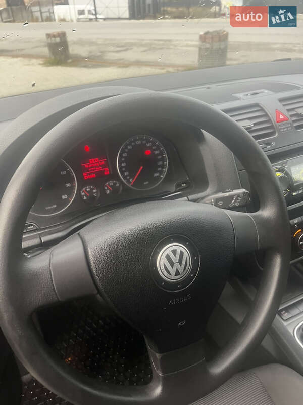 Хэтчбек Volkswagen Golf 2008 в Тернополе