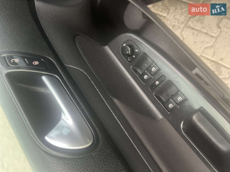 Хэтчбек Volkswagen Golf 2008 в Тернополе