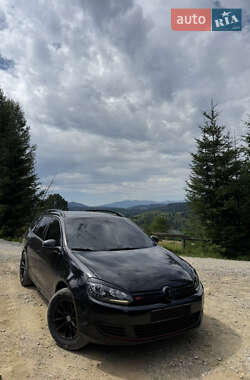 Универсал Volkswagen Golf 2013 в Черновцах