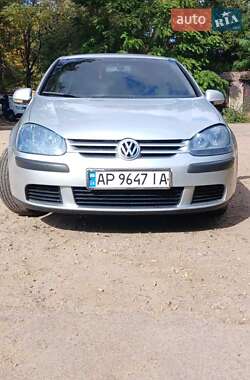 Хэтчбек Volkswagen Golf 2004 в Запорожье