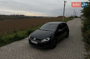 Хэтчбек Volkswagen Golf 2015 в Черновцах
