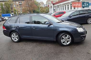 Универсал Volkswagen Golf 2008 в Киеве