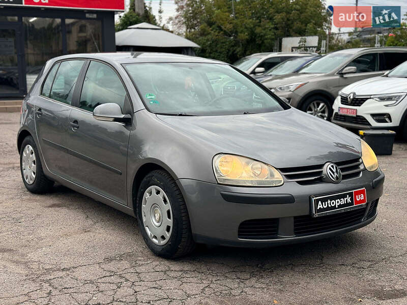 Хетчбек Volkswagen Golf 2005 в Вінниці