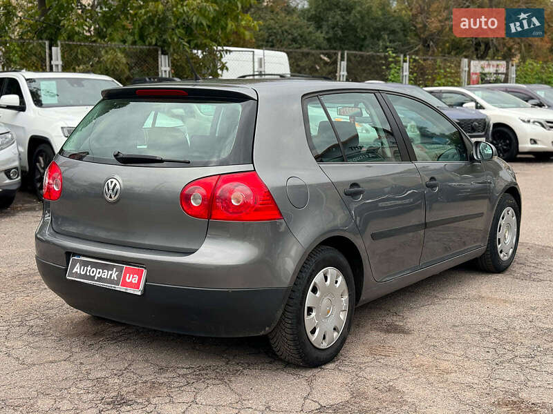 Хетчбек Volkswagen Golf 2005 в Вінниці