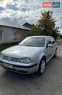 Хетчбек Volkswagen Golf 2002 в Павлограді