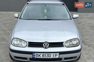 Універсал Volkswagen Golf 2001 в Сарнах