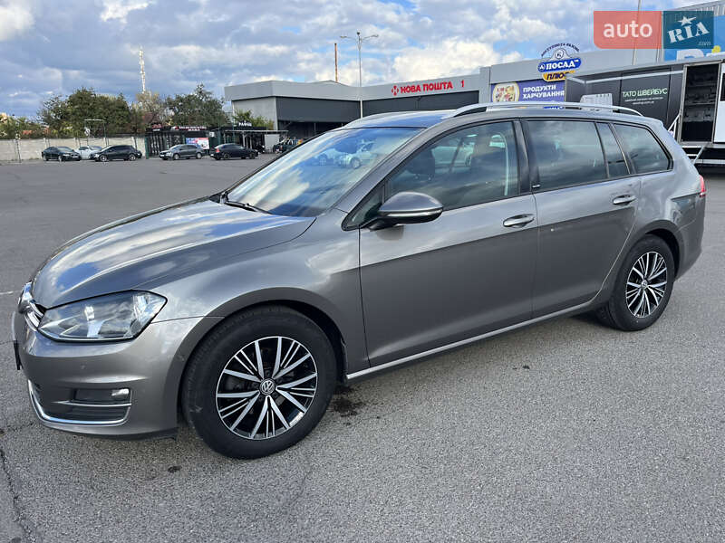 Універсал Volkswagen Golf 2016 в Полтаві
