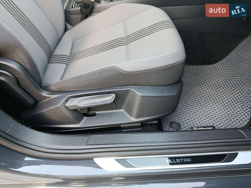 Універсал Volkswagen Golf 2016 в Києві