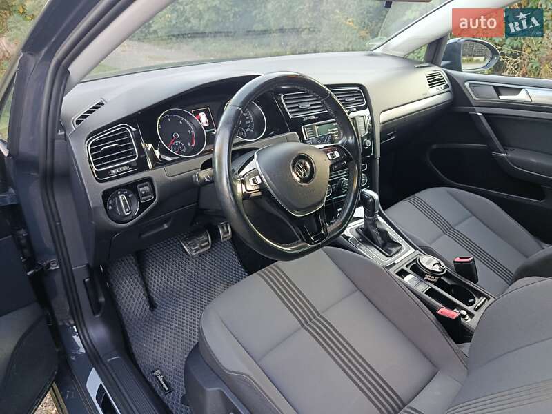 Універсал Volkswagen Golf 2016 в Києві