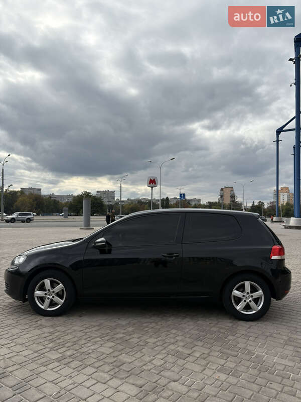 Хетчбек Volkswagen Golf 2010 в Харкові