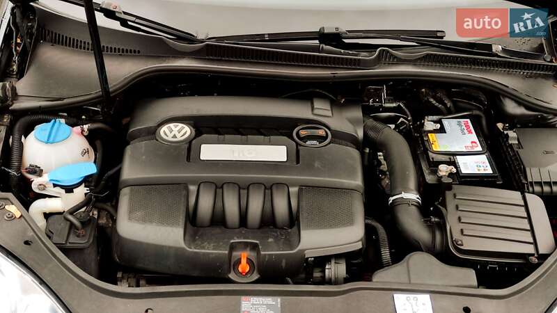 Хетчбек Volkswagen Golf 2008 в Полтаві