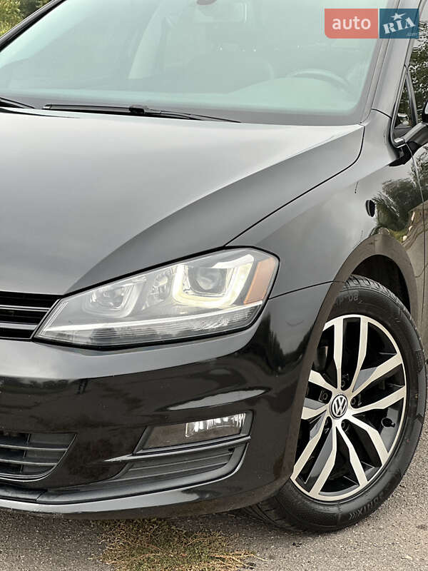 Хетчбек Volkswagen Golf 2014 в Черкасах