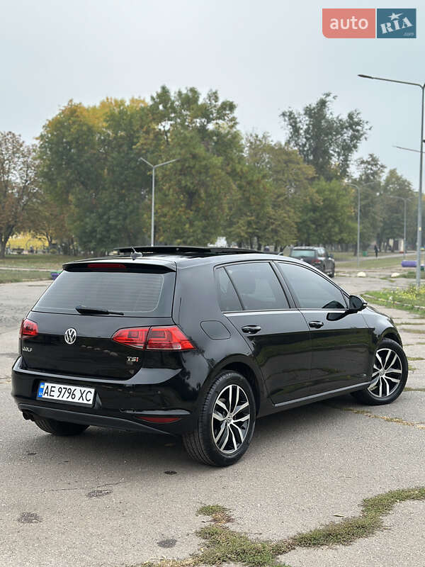 Хетчбек Volkswagen Golf 2014 в Черкасах