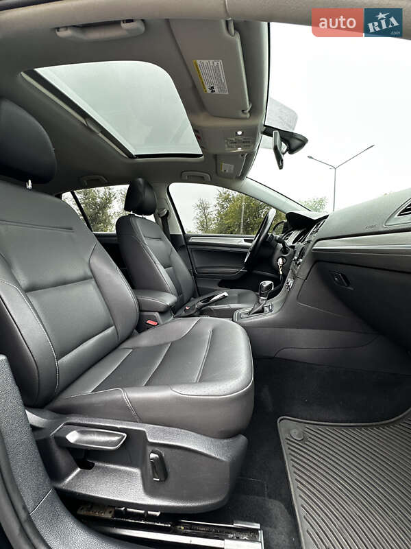 Хетчбек Volkswagen Golf 2014 в Черкасах