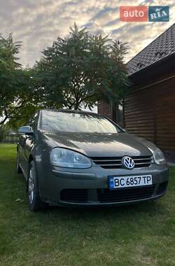 Хэтчбек Volkswagen Golf 2004 в Сокале