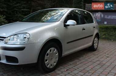 Хетчбек Volkswagen Golf 2004 в Бориславі