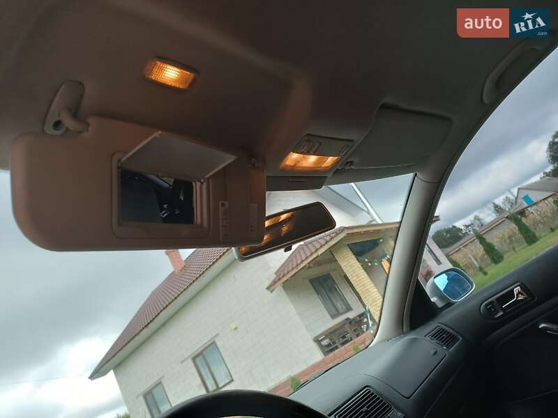 Універсал Volkswagen Golf 1999 в Ратному