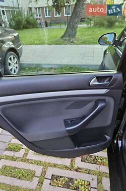 Универсал Volkswagen Golf 2013 в 