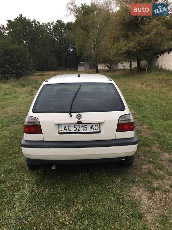 Хэтчбек Volkswagen Golf 1993 в Ковеле