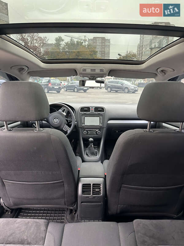 Универсал Volkswagen Golf 2010 в Броварах