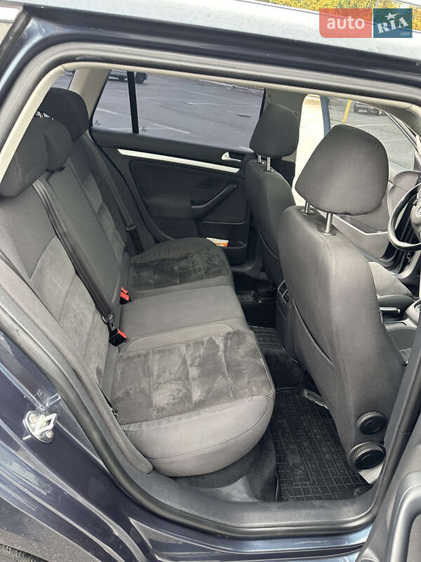 Универсал Volkswagen Golf 2010 в Броварах