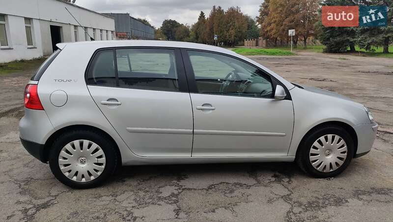 Хэтчбек Volkswagen Golf 2007 в Луцке