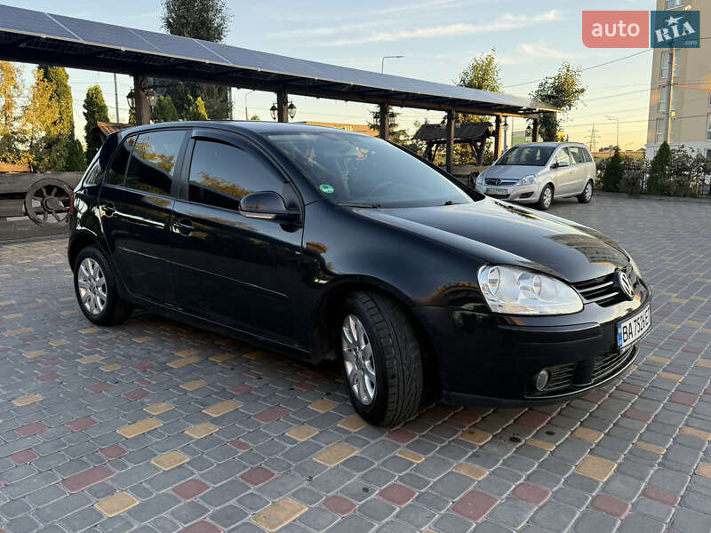 Хэтчбек Volkswagen Golf 2005 в Тернополе