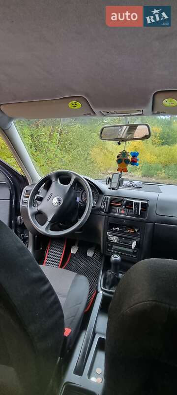 Хетчбек Volkswagen Golf 2002 в Шепетівці