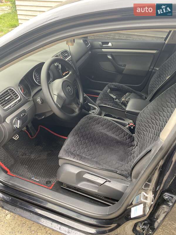 Універсал Volkswagen Golf 2012 в Тернополі