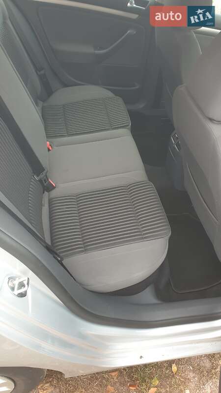 Хэтчбек Volkswagen Golf 2008 в Нежине