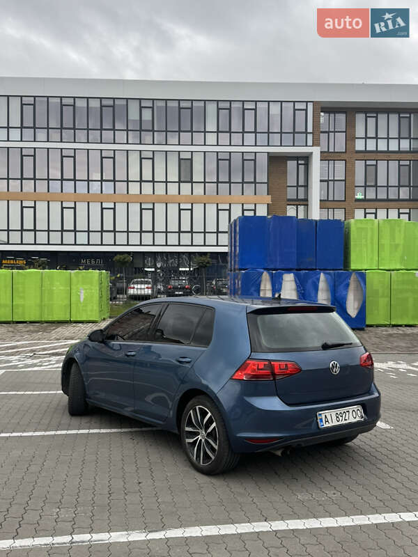 Хэтчбек Volkswagen Golf 2015 в Ивано-Франковске
