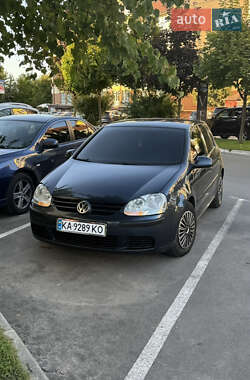 Хетчбек Volkswagen Golf 2004 в Києві