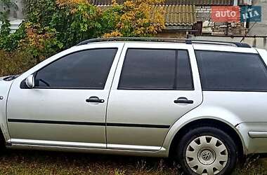 Универсал Volkswagen Golf 2003 в Киеве