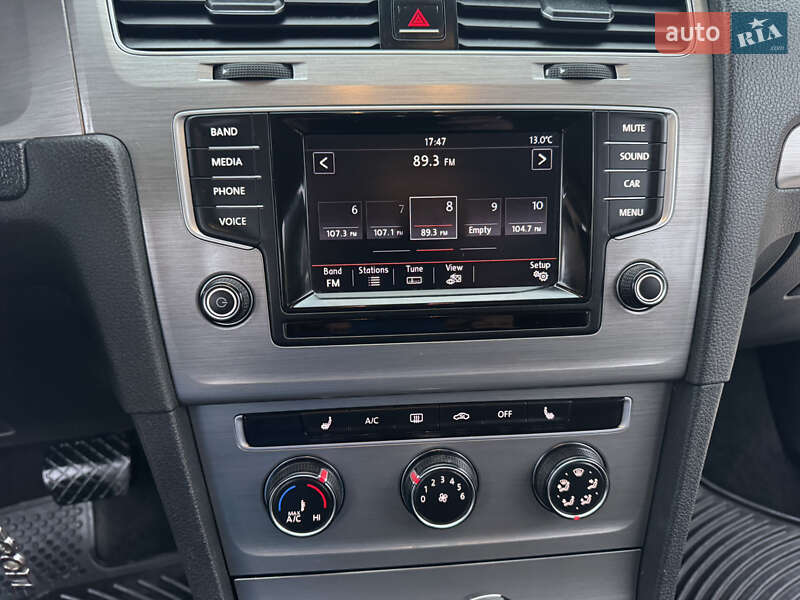 Хэтчбек Volkswagen Golf 2014 в Кролевце