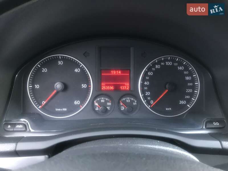 Універсал Volkswagen Golf 2009 в Черкасах