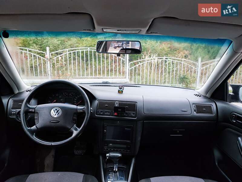 Хетчбек Volkswagen Golf 2002 в Тернополі