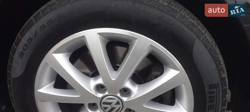 Универсал Volkswagen Golf 2012 в Луцке