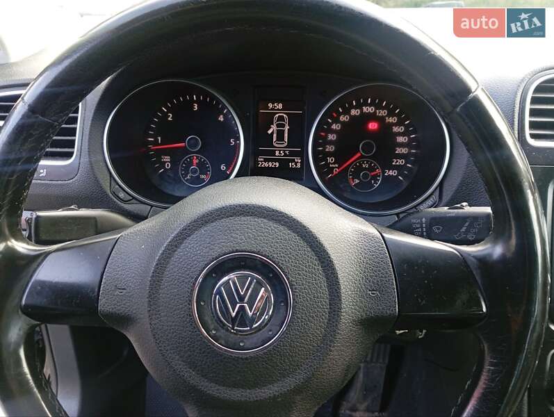 Универсал Volkswagen Golf 2010 в Стрые
