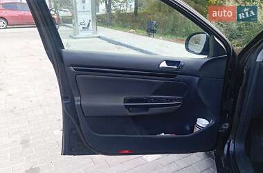 Универсал Volkswagen Golf 2010 в 