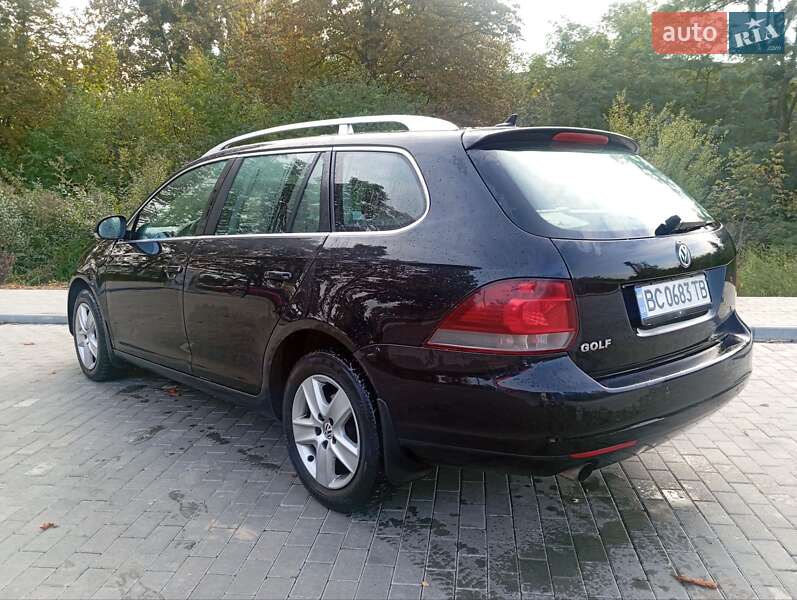 Универсал Volkswagen Golf 2010 в Стрые