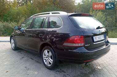 Универсал Volkswagen Golf 2010 в 