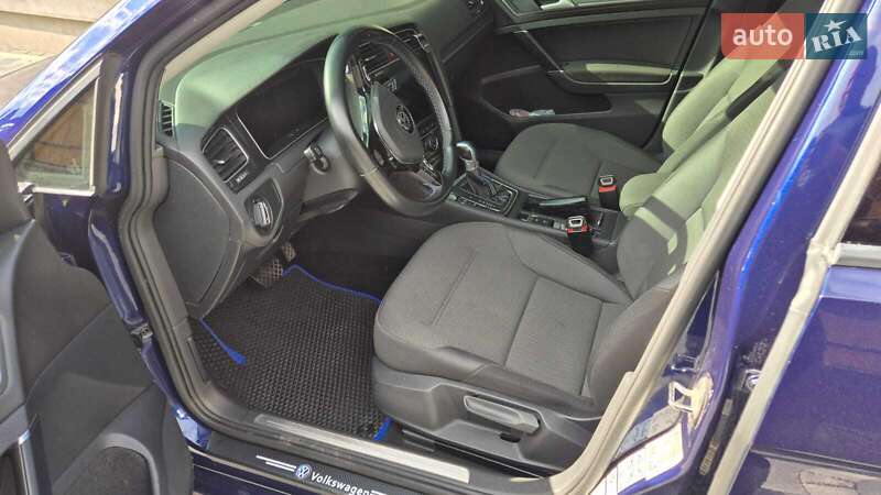 Хетчбек Volkswagen Golf 2018 в Ужгороді