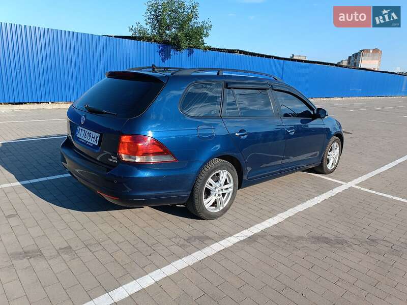 Универсал Volkswagen Golf 2011 в Калуше