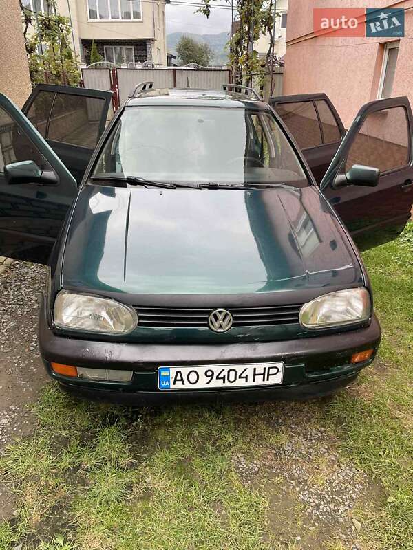 Універсал Volkswagen Golf 1997 в Сваляві