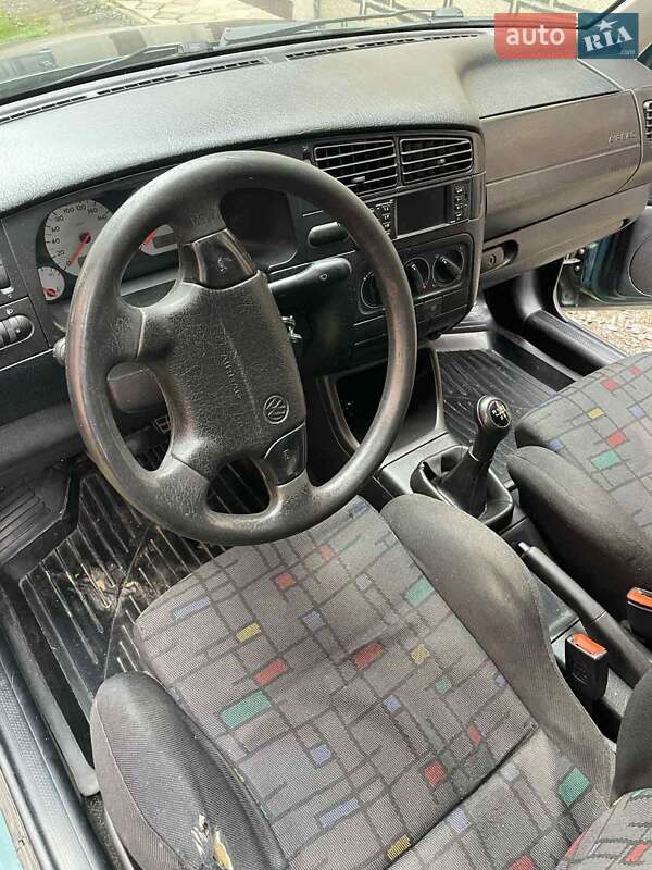 Універсал Volkswagen Golf 1997 в Сваляві