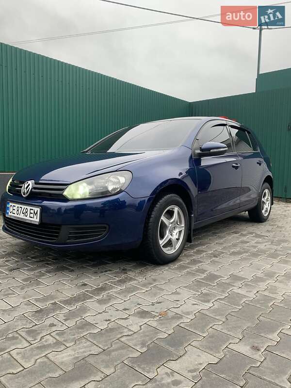 Хетчбек Volkswagen Golf 2010 в Чернівцях
