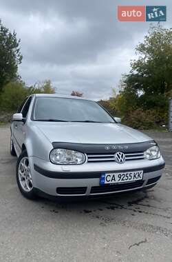 Хэтчбек Volkswagen Golf 2000 в Звенигородке