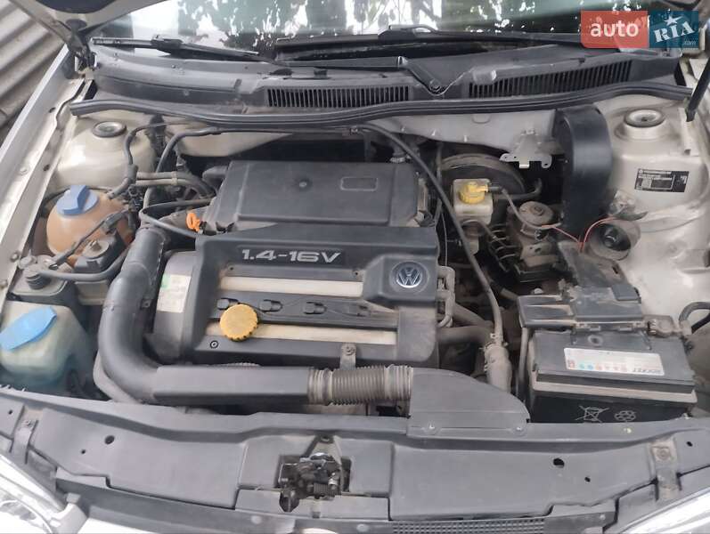 Хэтчбек Volkswagen Golf 1998 в Измаиле